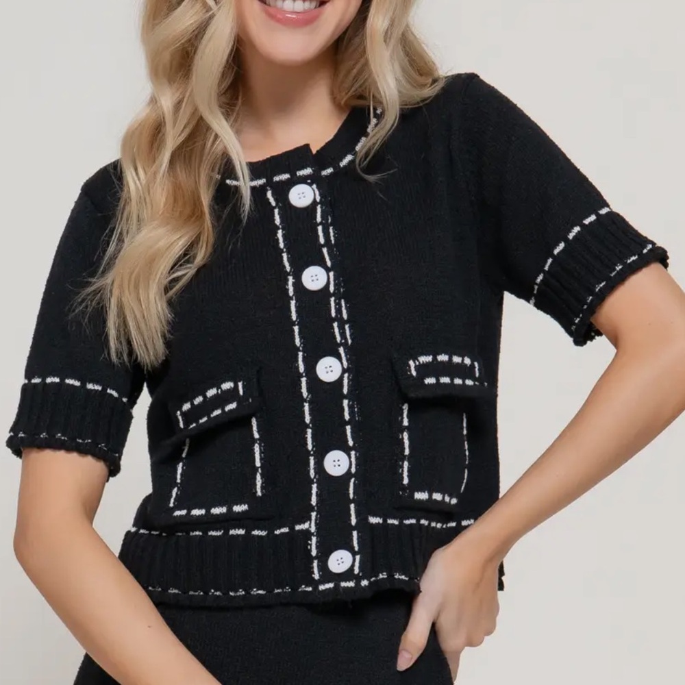 ShopEvelynne Black Short Sleeve Buttoned Tweed-Style Blazer with White Trim